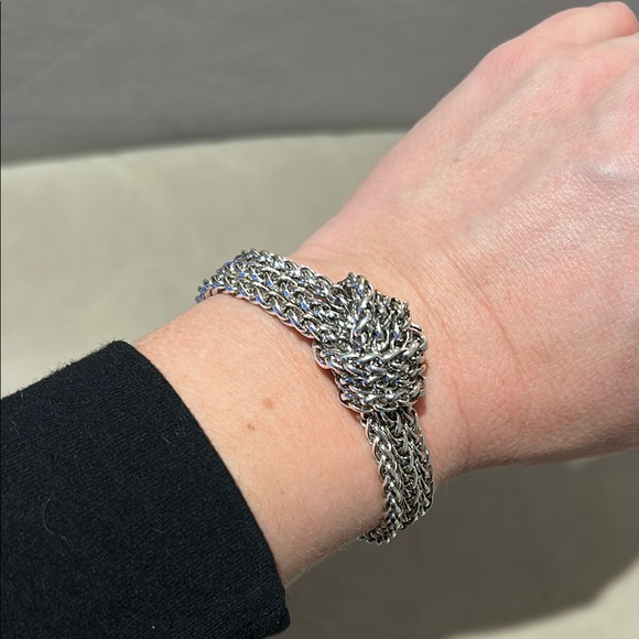 Gently Loved Lauren Ralph Lauren Elegant Silver Knot Bracelet - Picture 6 of 7